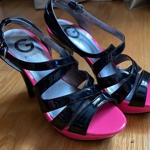 G by Guess pumps strappy heels
Black/Neon Pink size 5 1/2